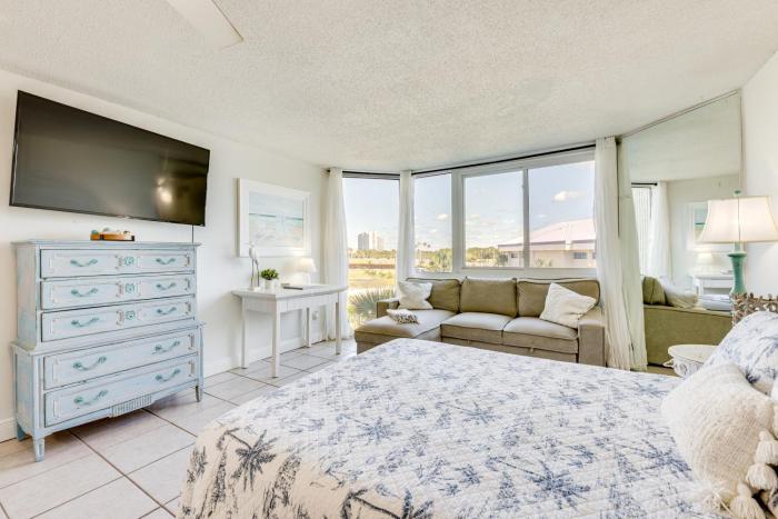 Panama City Beach Condo with Resort Amenities!