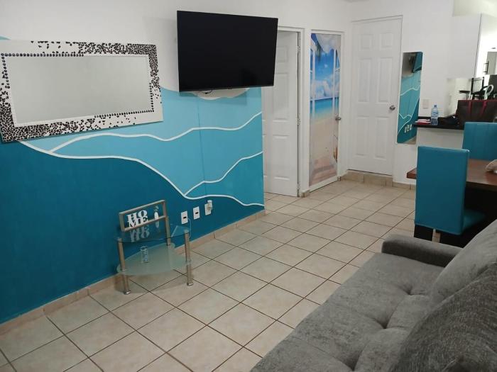 Authentic and Lindo Departamento