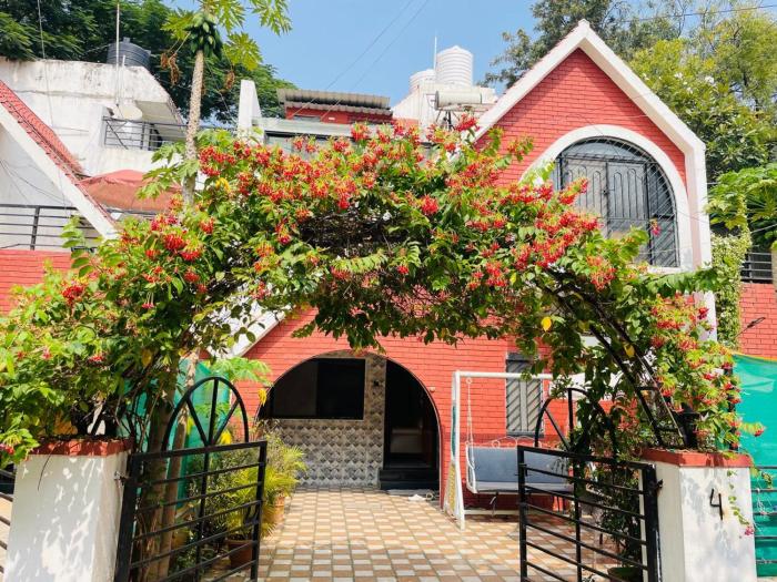 HOSTEL LIVHUB- Perfect stay for working professionals in Viman Nagar