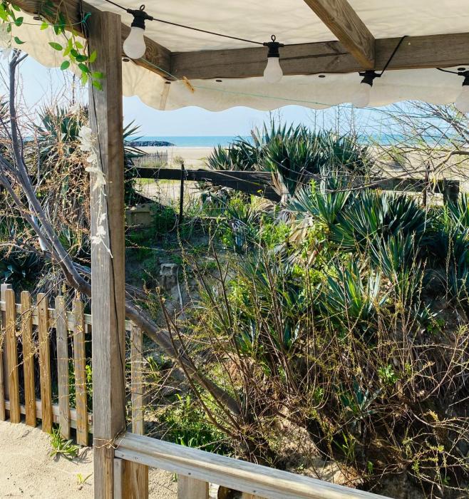 Emplacement exceptionnel et rare sur la plage!