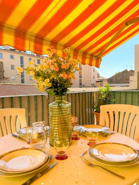 T2 sur le port de Sanary avec garage