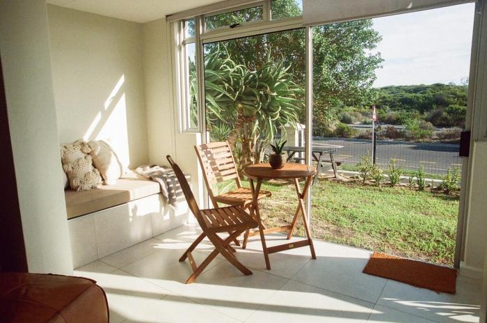 Charming Beach Club Retreat