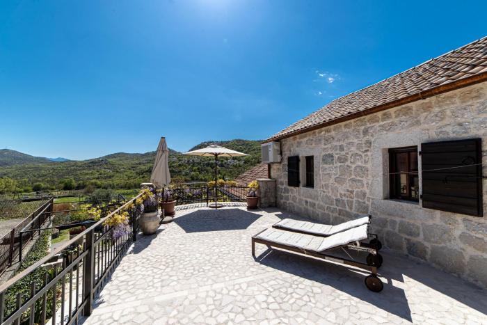 Stone Villa Oblun