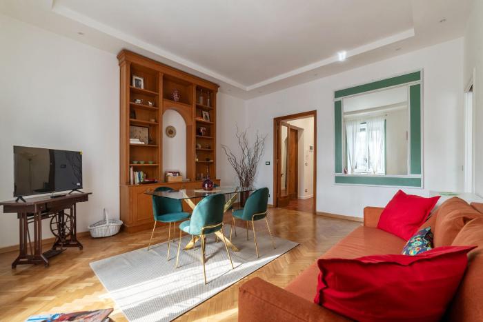 GuestHost - Bright Apartment X4 along the Tevere!