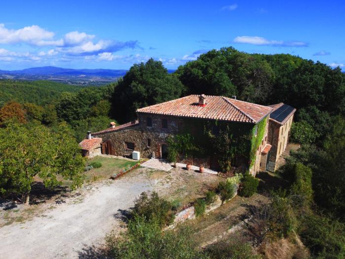 Farmhouse in the heart of Tuscany Podernovo