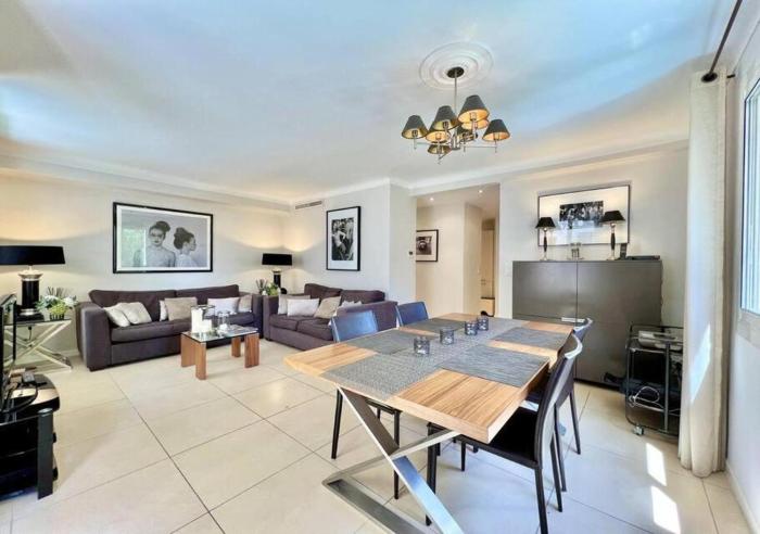 Appartement de deux chambres à coucher près de la Croisette à Cannes