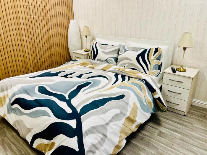 Birmingham City Centre Apartment room near China Town