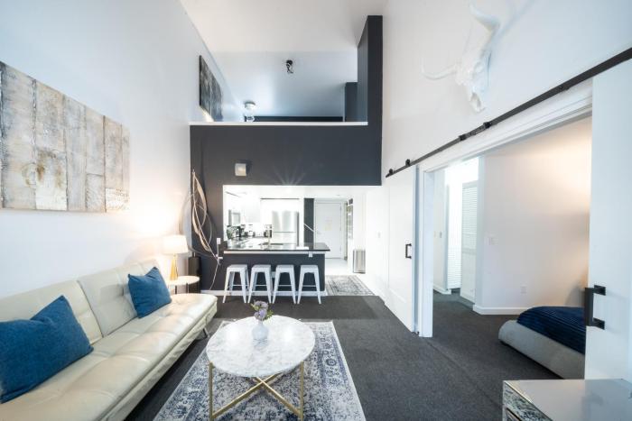 Space Needle Downtown Modern Top Story Penthouse