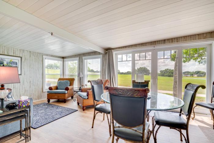 Hilltop Golf Course Cottage in The Villages!