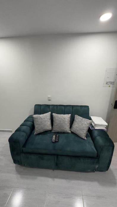 Cerca a todo y full equipado