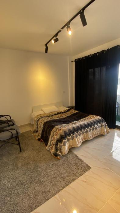 غرفه خاصه - حمام ومطبخ مشترك