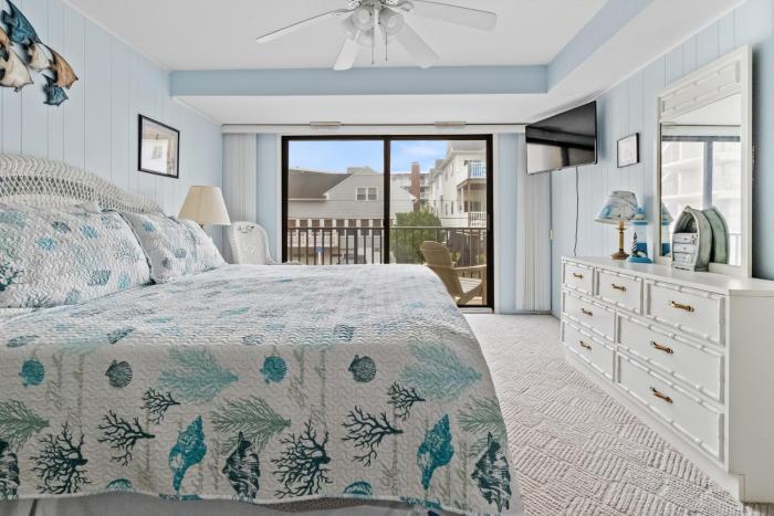 Ocean Block 2-Bedroom, 2-Bathroom Condo in Midtown Ocean City