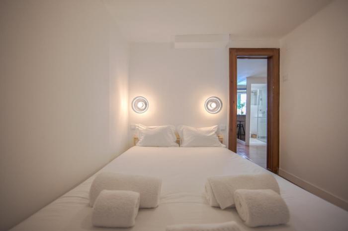 Alfama Historical II by Homing