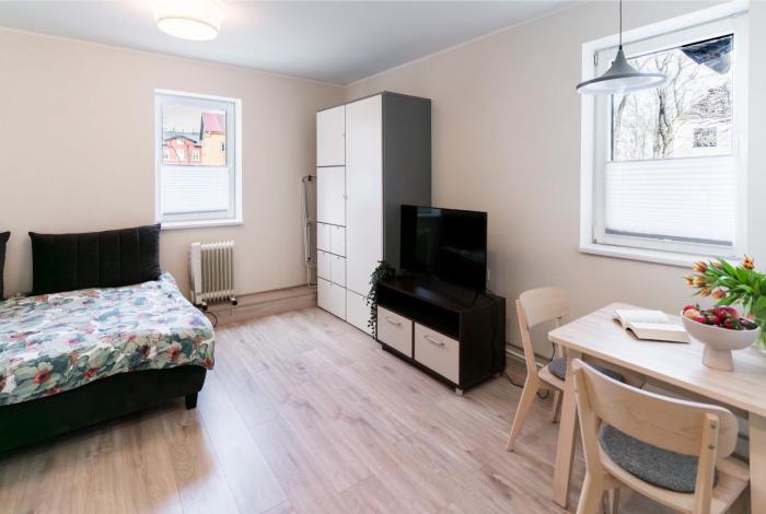 Veerenni studio, modern & central.