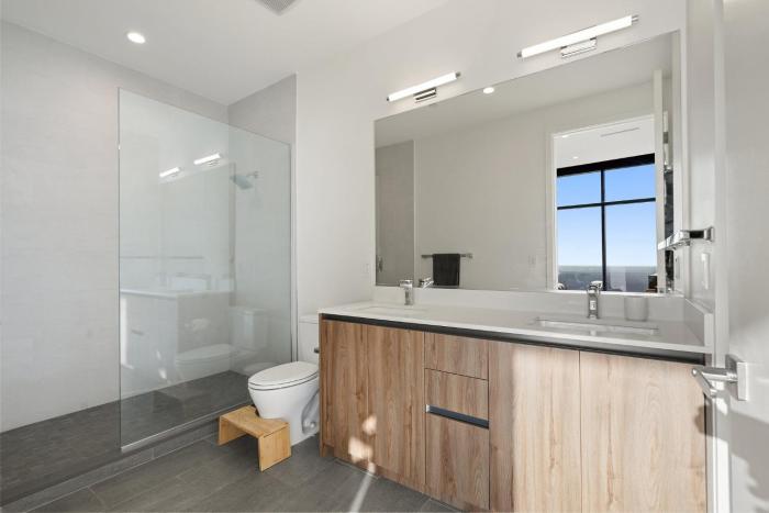 Luxurious Highland Park Penthouse with Stunning Views