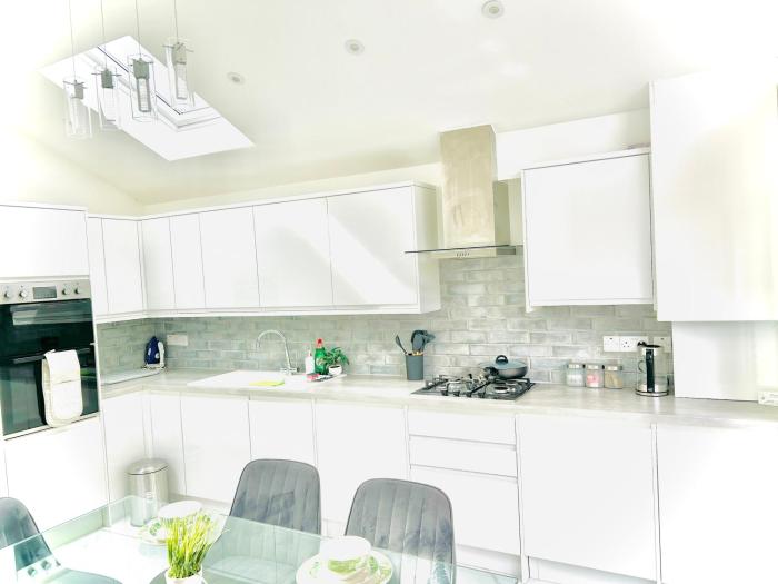 3-Bedroom House in Windsor-Heathrow