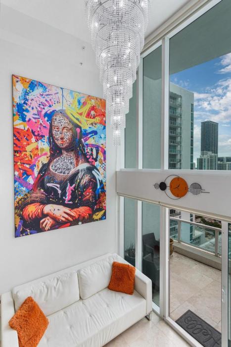 Brickell Miami LUXURY LOFT 2bd 2bth, Sleeps 6, Garage Parking, Walk to HOTTEST Restaurants & Nighlife