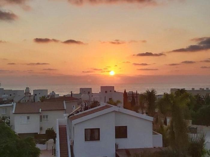 260 m to Beach, Sea&Sunset view terrasa