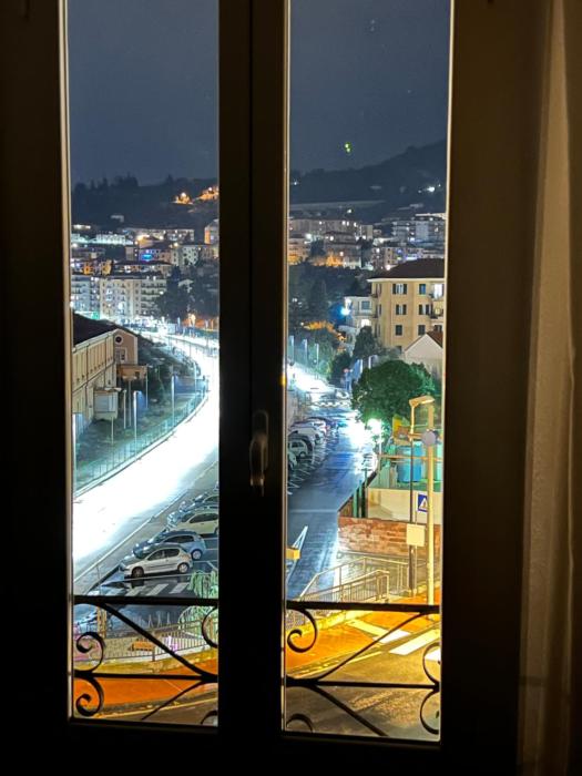 Vicino al mare sulla pista ciclabile