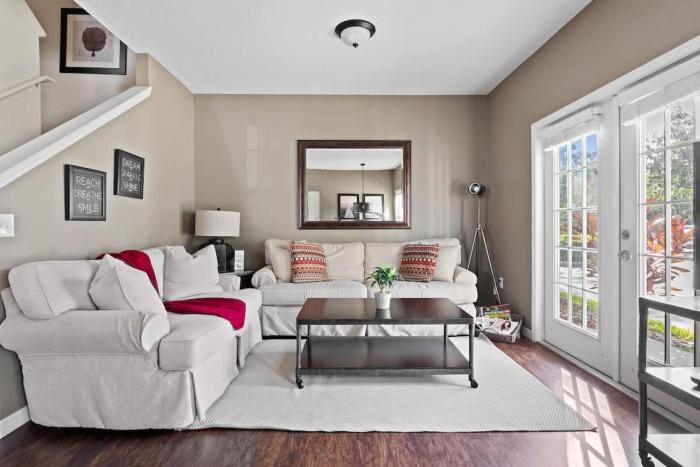 Welcoming 4 BR Sleeps 10 Guests WL2901