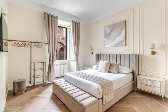 3 minutes walk from Termini Station With Temple View