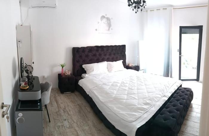 House of Roses Galati