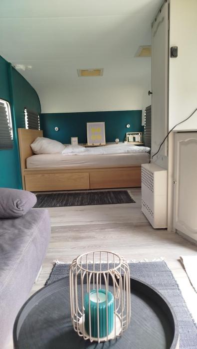 Wohnwagen auf Tierschutz Landhof inmitten der Natur