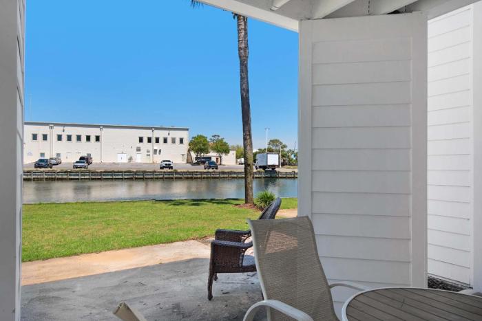Shoreline Towers Townhouse 4-4