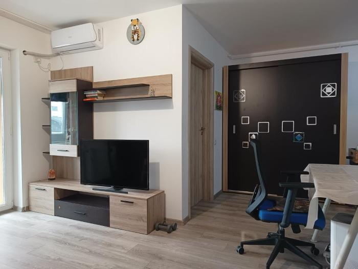 Modern Studio near Metro with Free Wi-Fi, Gym & Stores nearby