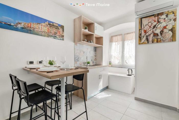 Richards House, Terre Marine