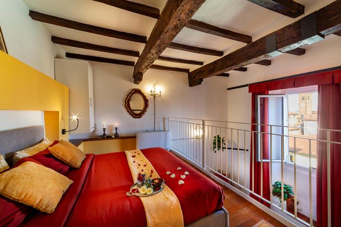 House of Lovers - Magnificent View in the Heart of Bologna