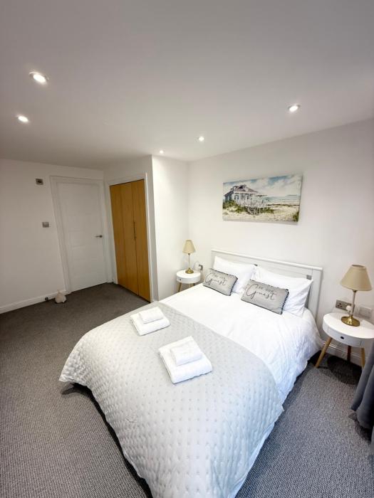 The Shore Edinburgh 2 Bedroom Apartment