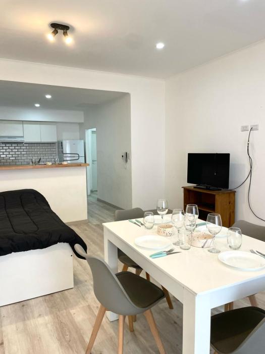 DPTO CÓMODO CON COCHERA ideal para parejas o familias