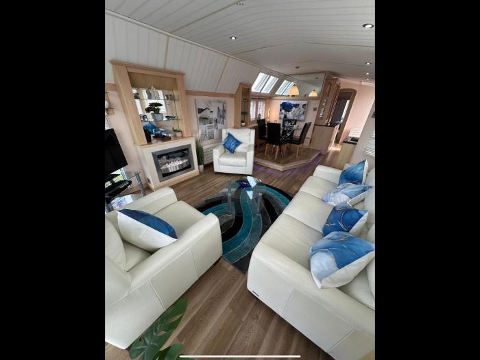 M9 luxury lodge style holiday home waterside Ingoldmells Skegness Santanavan 11