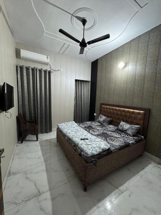 Independent House, 2 Bedroom, 2 Bath Livingroom,Lobby,kitchen,car parking