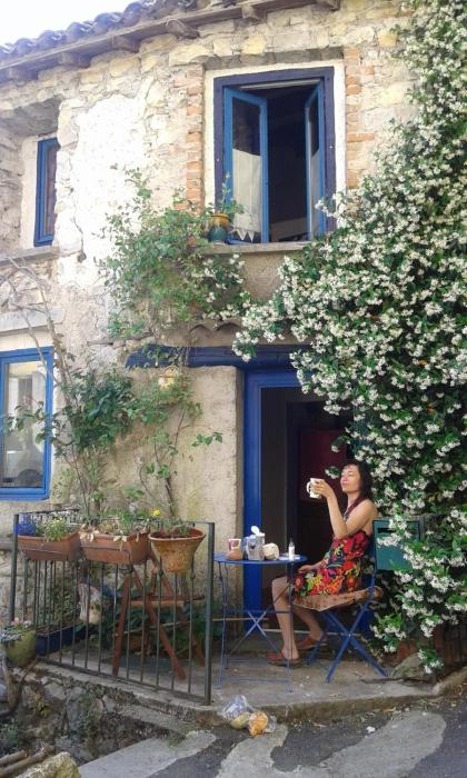 Maisonnette typique, coeur du village médiéval de Sauve