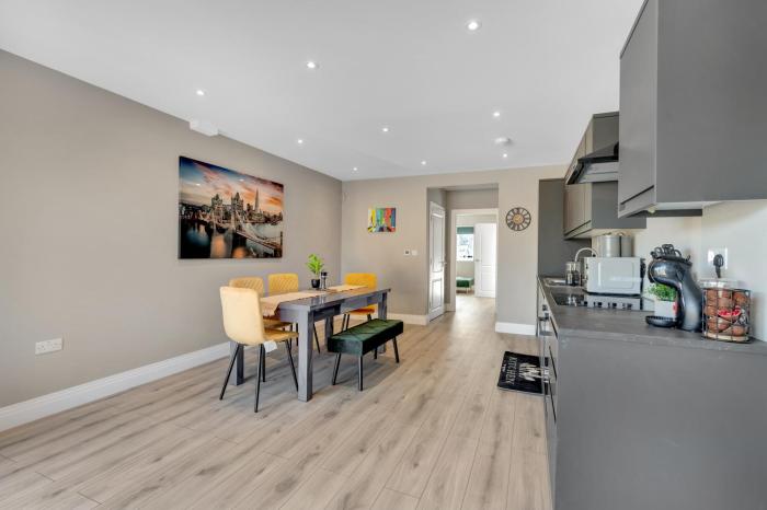 Travard Heathrow 382