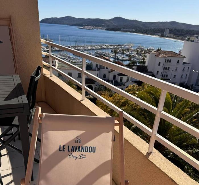 Appartement 50 m2 Le Lavandou - vue mer - plage - commerces
