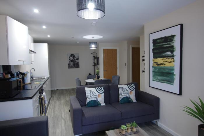 Apartment near Manchester Centre Ideal Sport or Gigs Sleeps 6 People