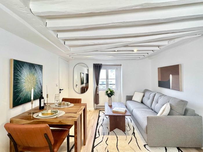 Opera - Premium apartment with lift near Gare de lEst for 4