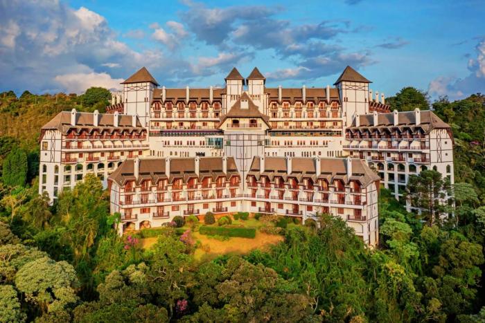 Duplex em Castelo | Piscina Aquecida, Lareira e Wi-Fi