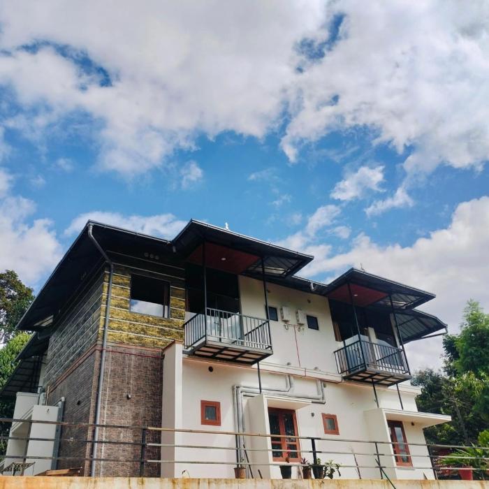 Half moon holiday home - 4 Bedroom Villa