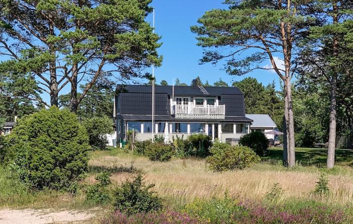 Cozy Home In Gotlands Tofta With Wifi