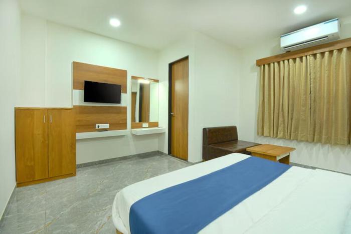 Hotel Madhur, Ahmedabad