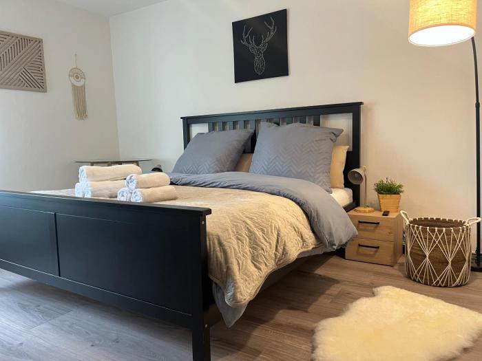 Ferienhaus Kusel - am Bahnhof mit WLAN & Garten