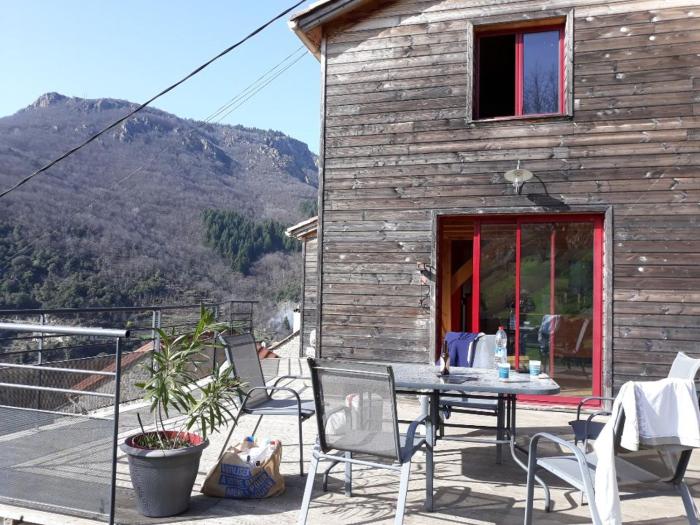 ARDECHE SUD Belle Maison Vue Superbe