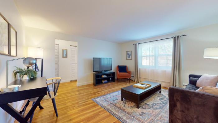 Beautiful, Homey 1BR Close to Longwood Medical