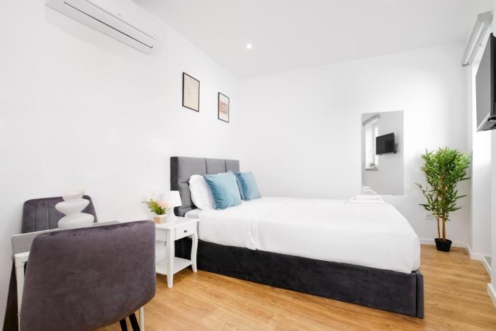 Modern studio, 2 min walk to Douro River with AC