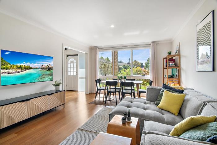 Family Friendly 3-Bed with Courtyard & Parking