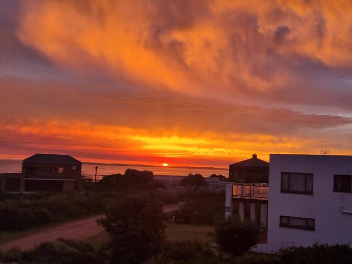 OceansCrest Seaview Apartment